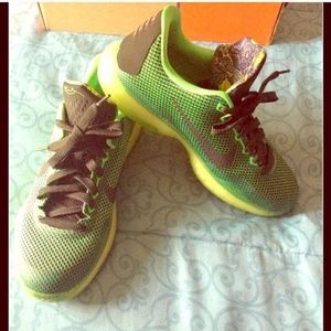 DONATING TOMORROW - NIKE KOBE X VINO Shoes